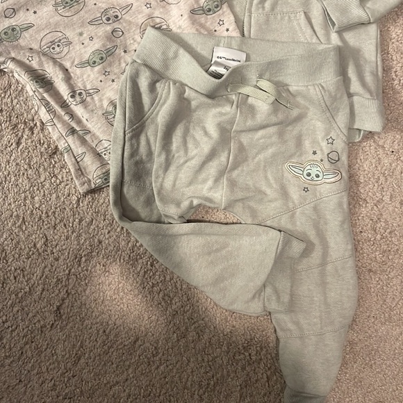 StarWars Baby Yoda Matching Set 24M - Picture 2 of 10